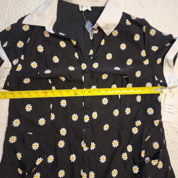 NWT Unique Vintage Daisy Print Patsy Romper - Picture 8 of 10